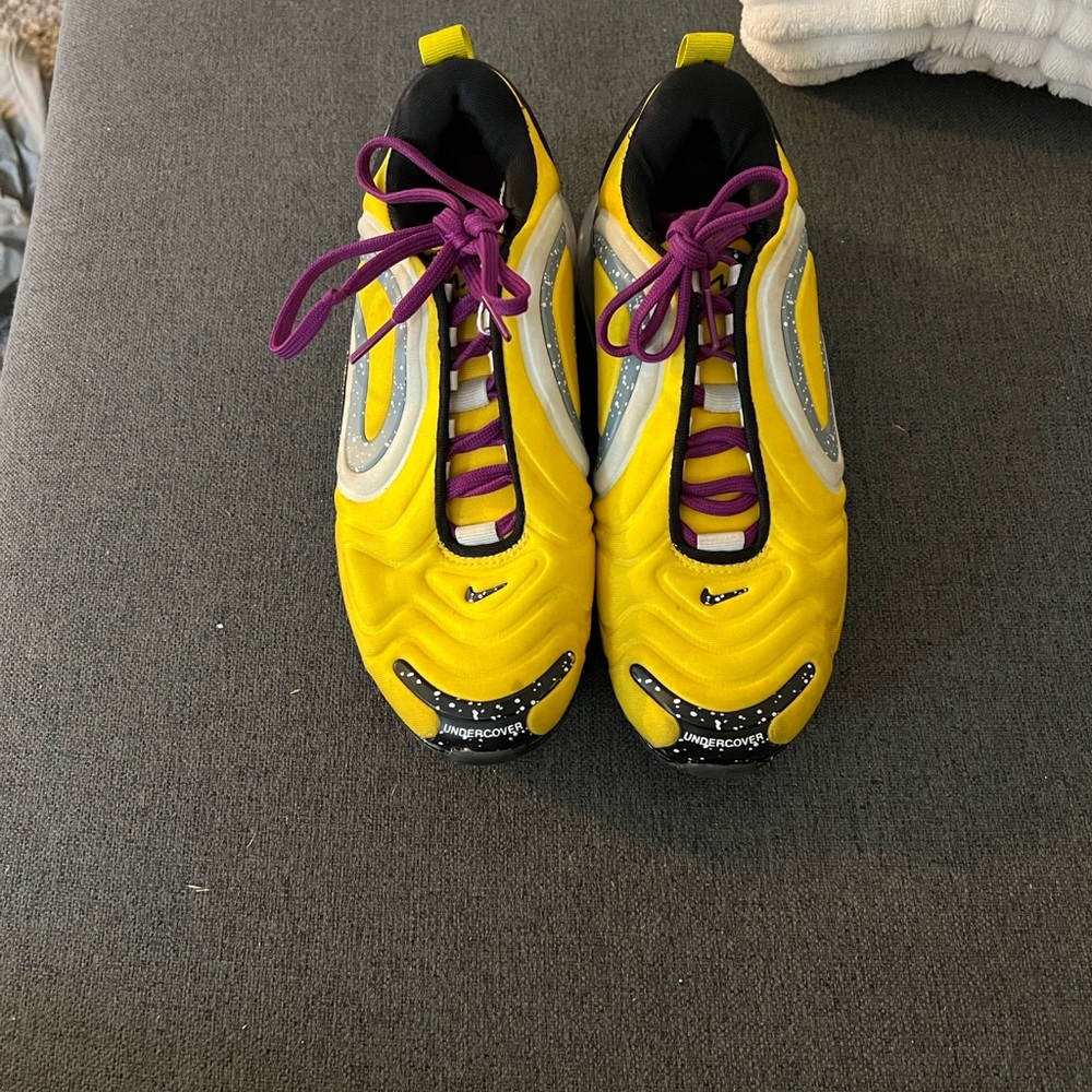 Nike x Undercover Air Max 720 sneakers in yellow with purple laces